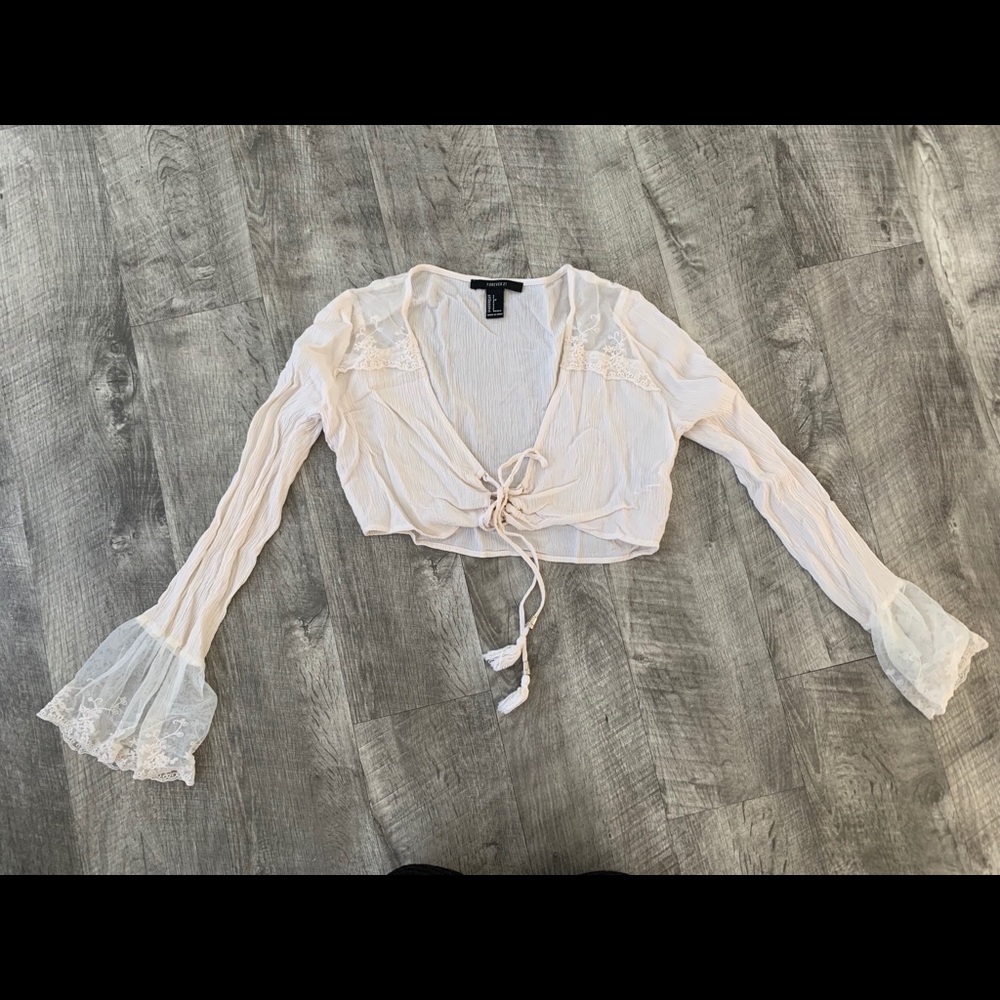 Forever 21 crop lace long sleeve. - Picture 3 of 4